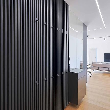 Downtown Luxe Retreat- Konventna Apartment บราติสลาวา ภายนอก รูปภาพ